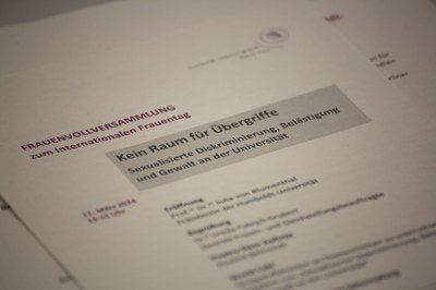 frauenvollversammlung_senatssaal_11.03.2024_HU_Stefan-Klenke-988819.jpg