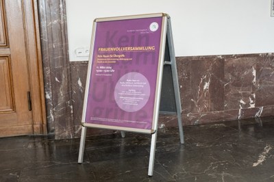 frauenvollversammlung_senatssaal_11.03.2024_HU_Stefan-Klenke-997466.jpg